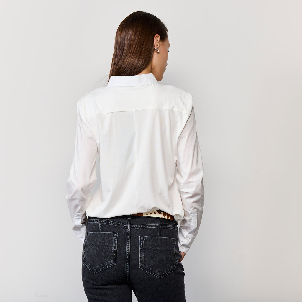 THE STRETCHY BUTTON UP SHIRT