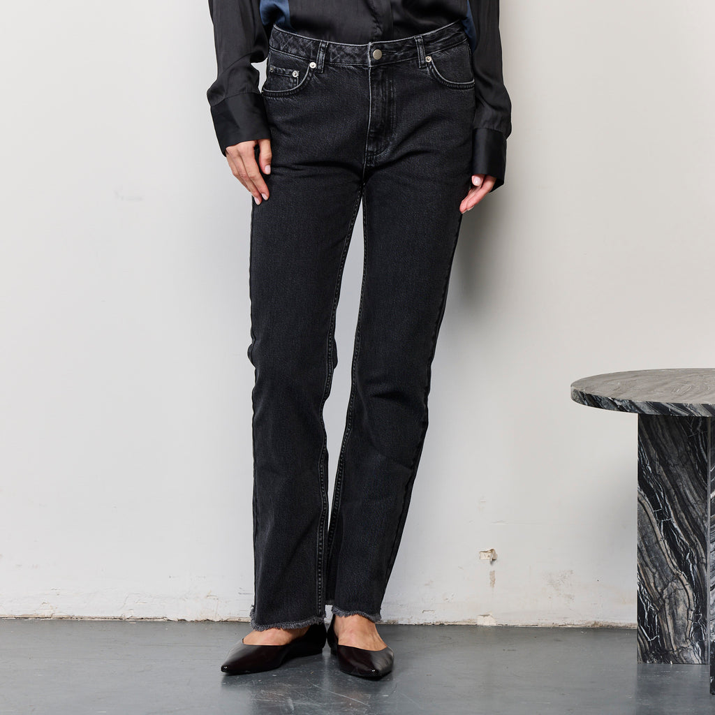 THE CROP HIGH WAIST DENIM