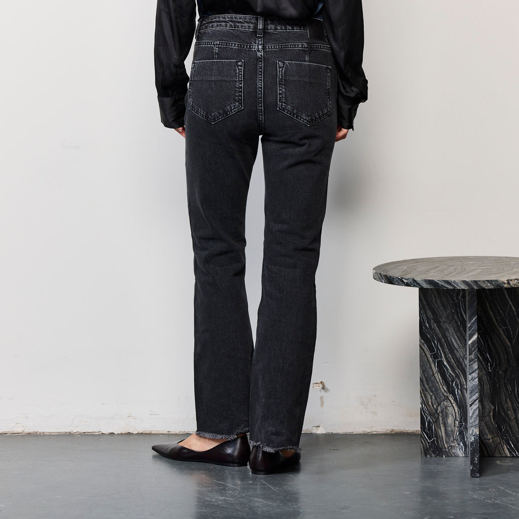 THE CROP HIGH WAIST DENIM