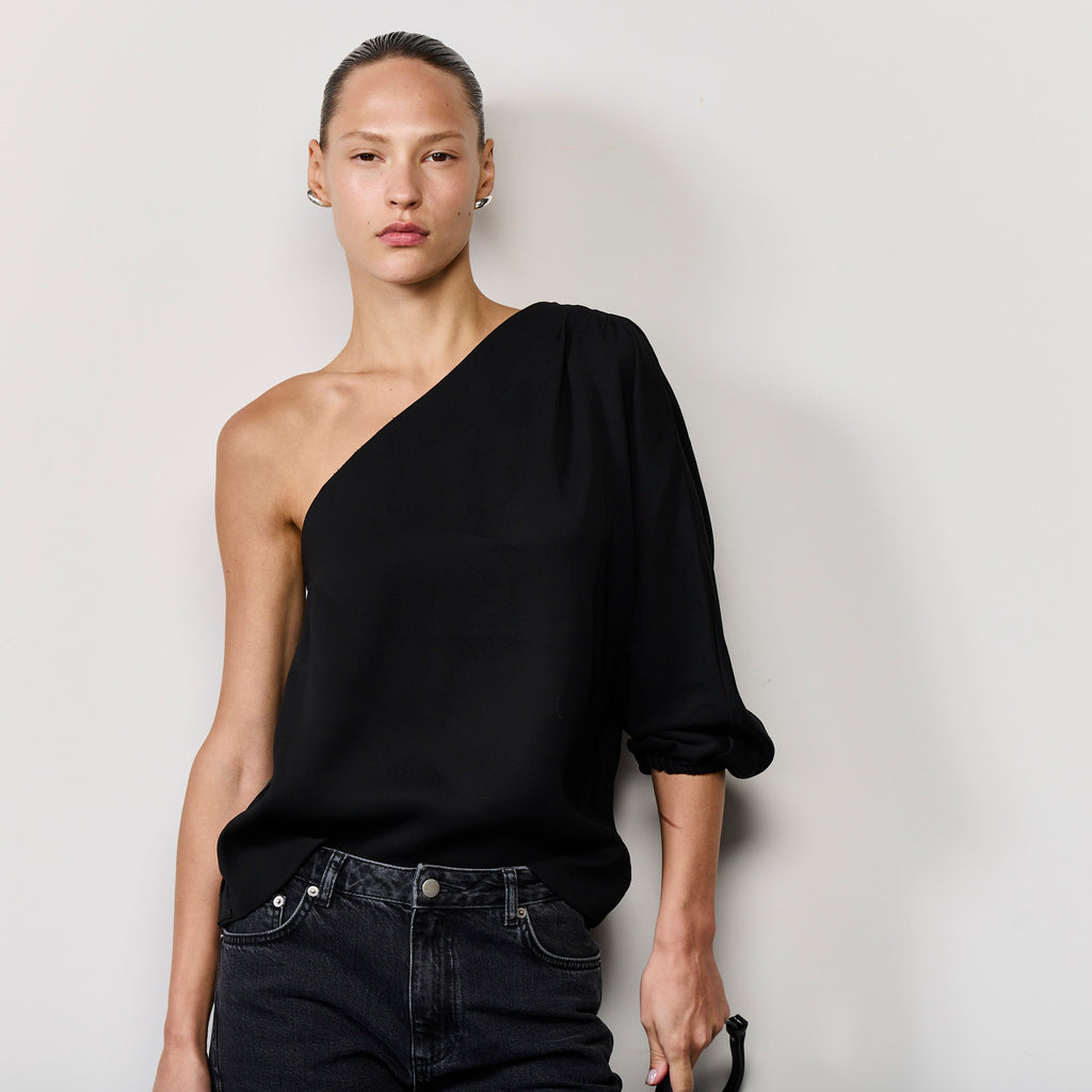 1 SHOULDER HOOKS TOP