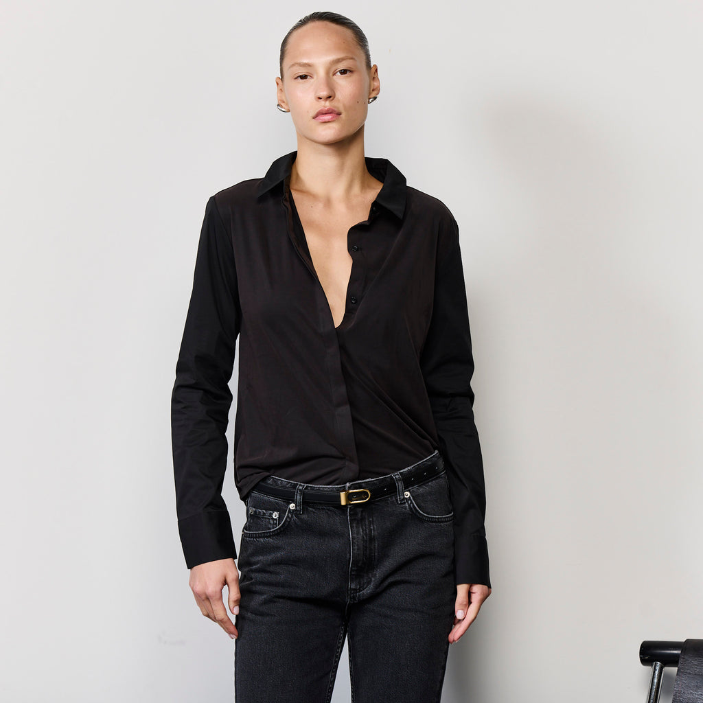 THE STRETCHY BUTTON UP SHIRT