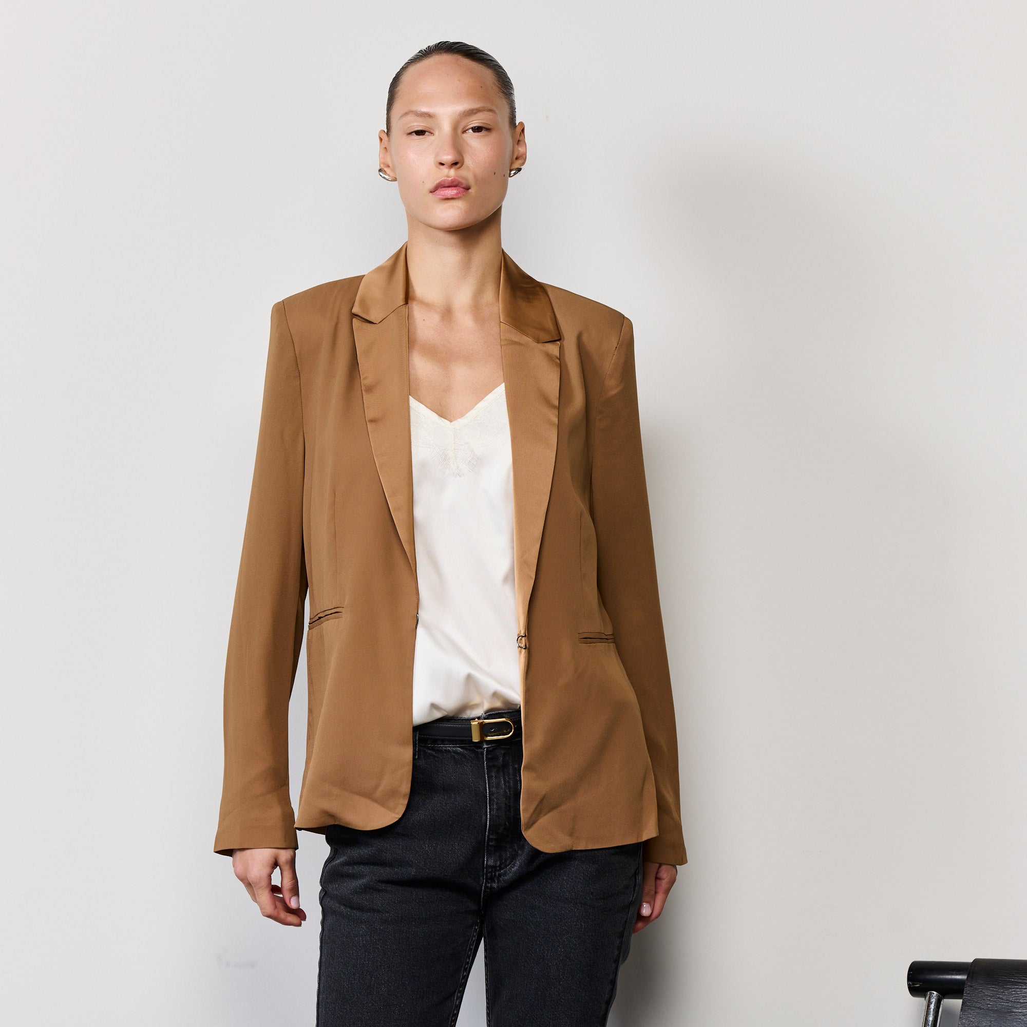 THE COOL FIT BLAZER