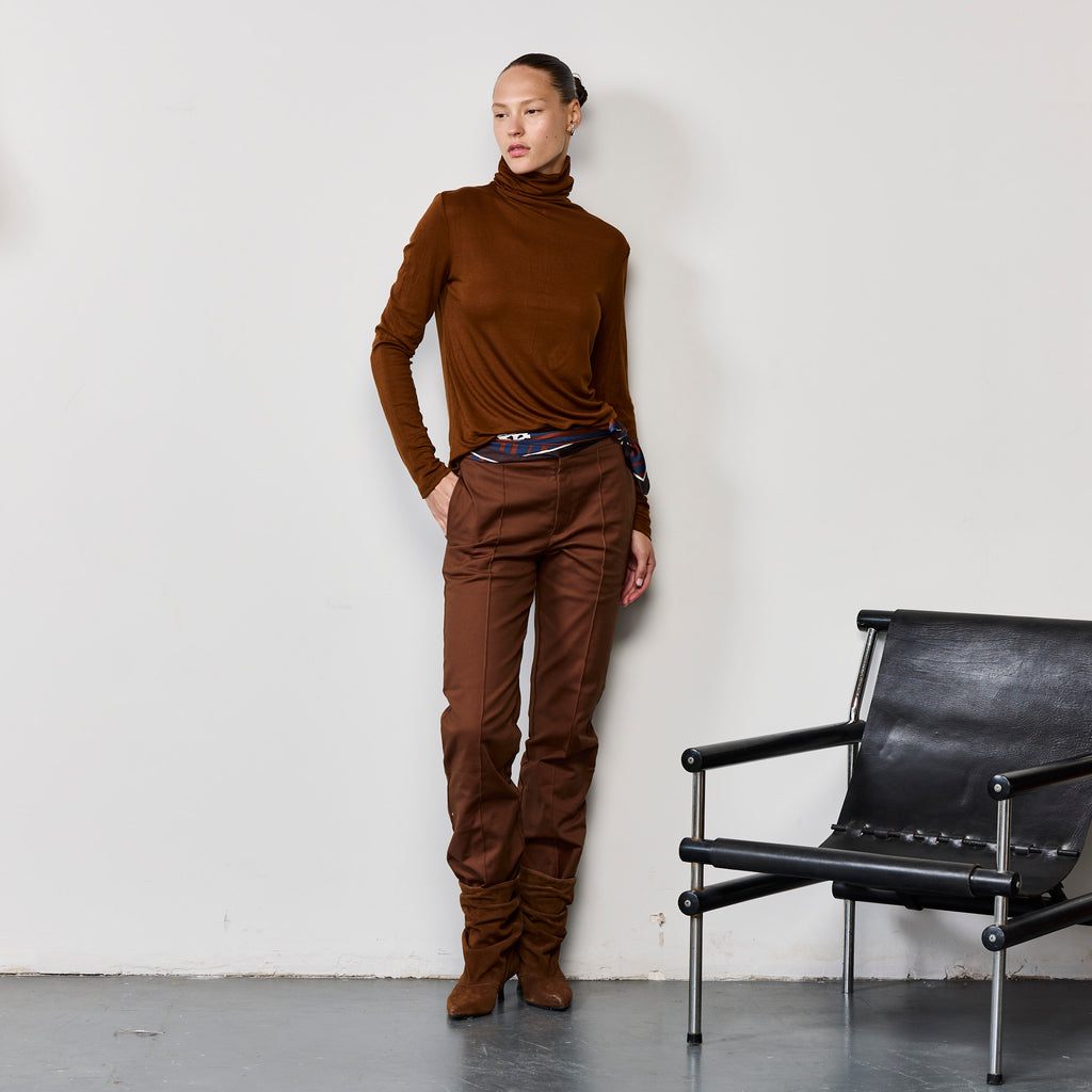 THE LIGHT WEIGHT TOP