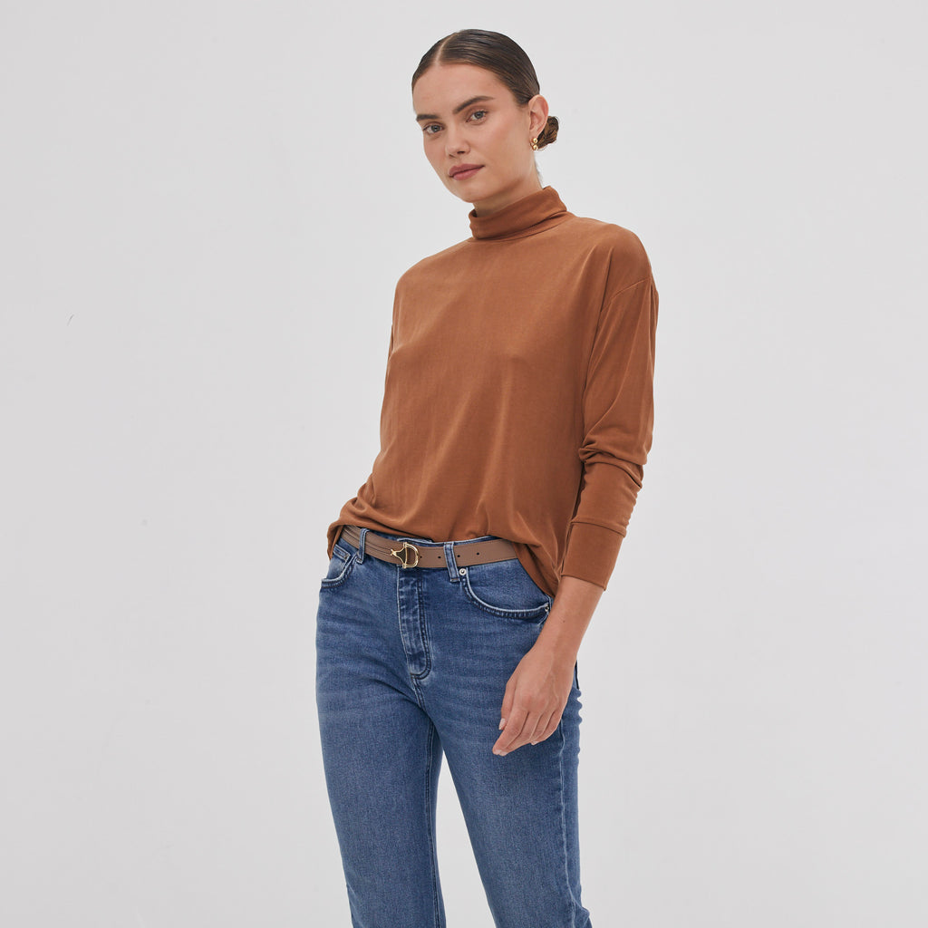 SOFT HIGH NECK TOP