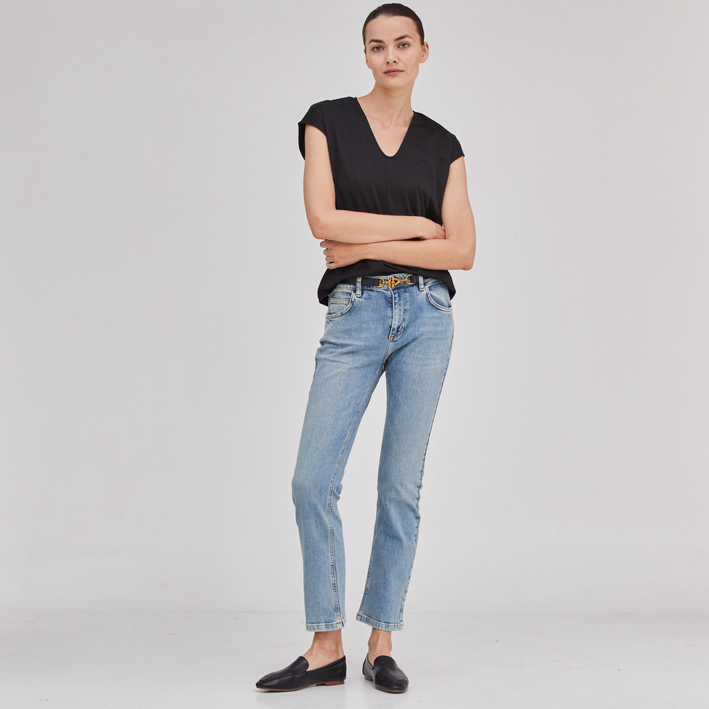 THE BASIC ESSENTIAL T-SHIRT