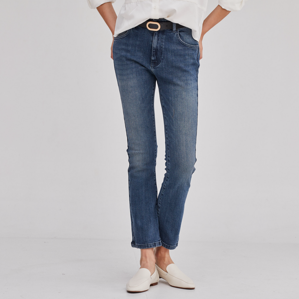 THE STRAIGHT LEG DENIM