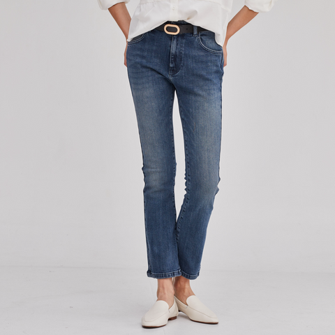 THE STRAIGHT LEG DENIM