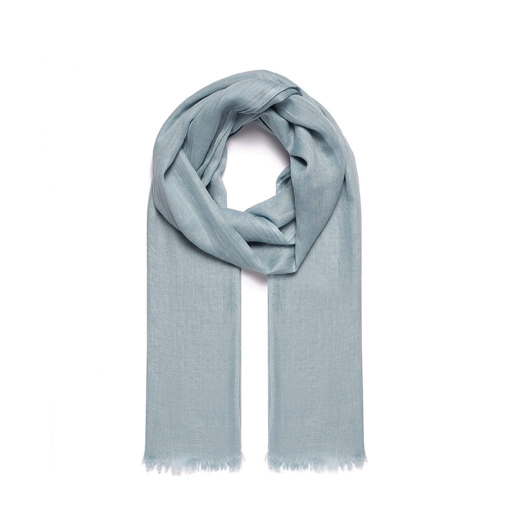 THE SOLID ESSENTIAL SCARF