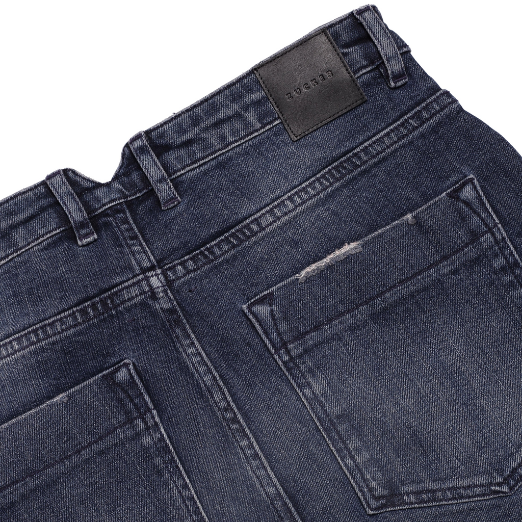 THE STRAIGHT LEG DENIM