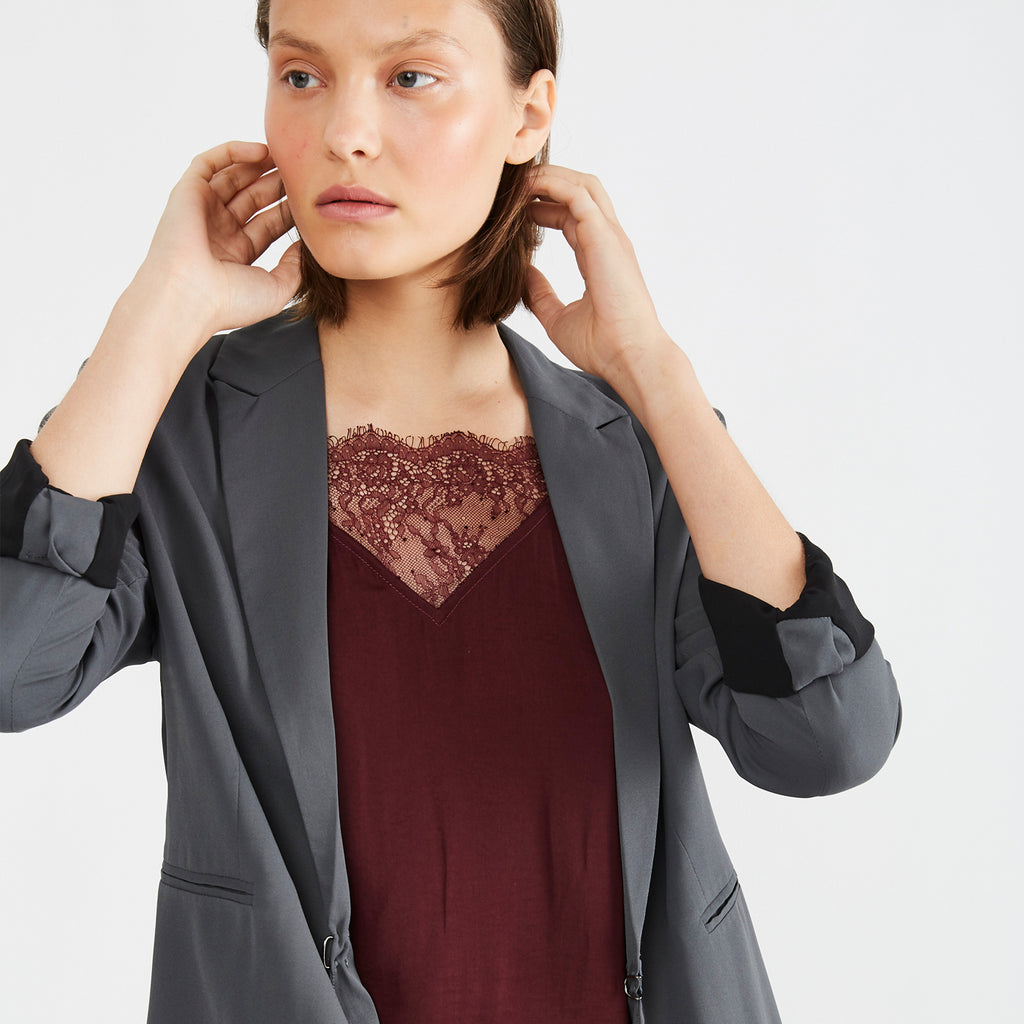 TRIANGLE LACE TOP